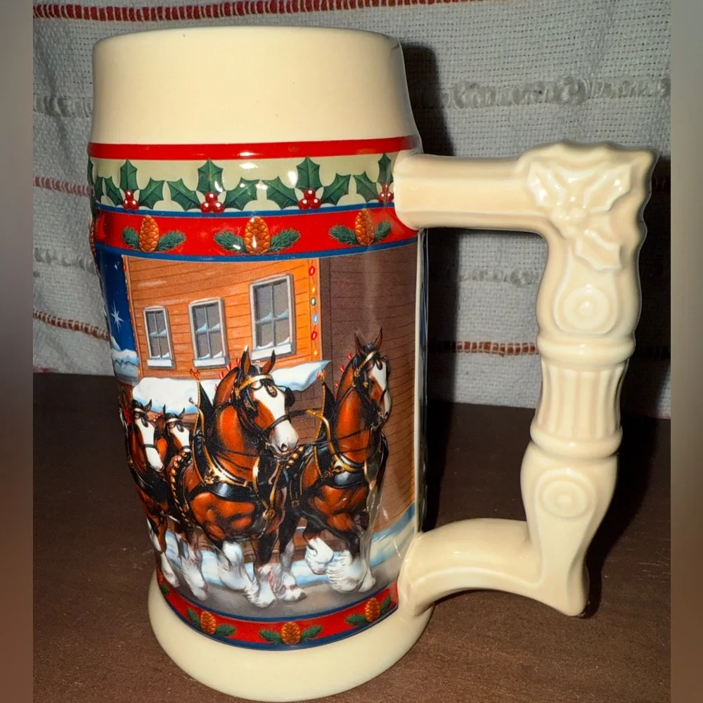 Vintage Budweiser 2003 Clydesdales Old Towne Holiday Stein - Red and‎ Blue